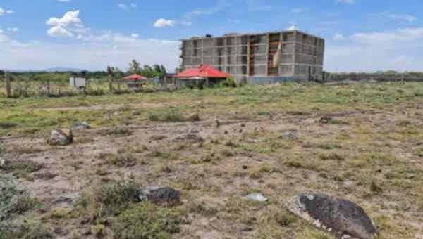 50 by 100 plots for sale in isinya kajiado up94o