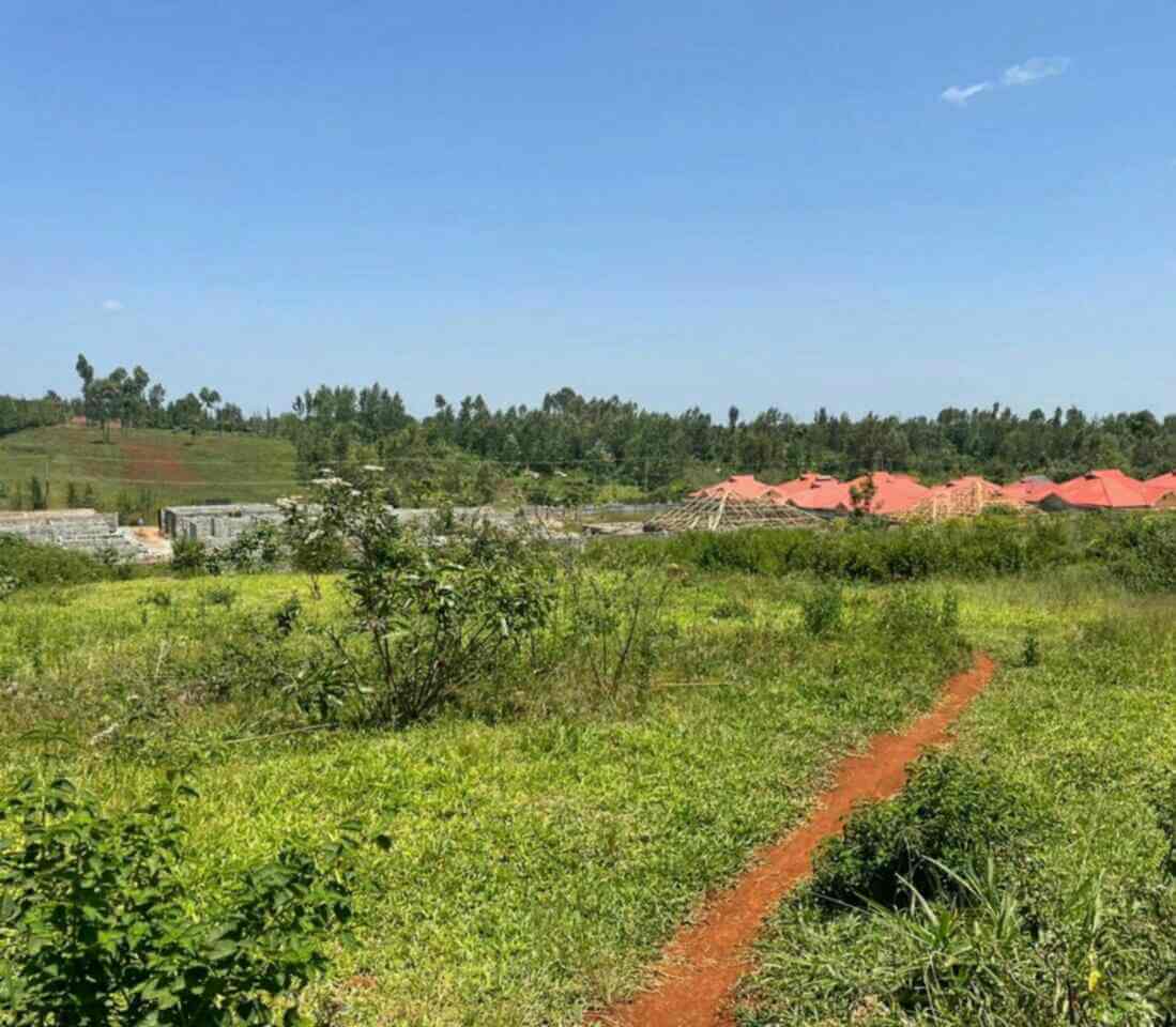 1 acre land for sale along kenyatta road 57h6u